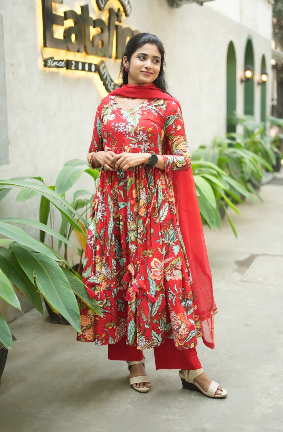 Aishu - Red - Image 2