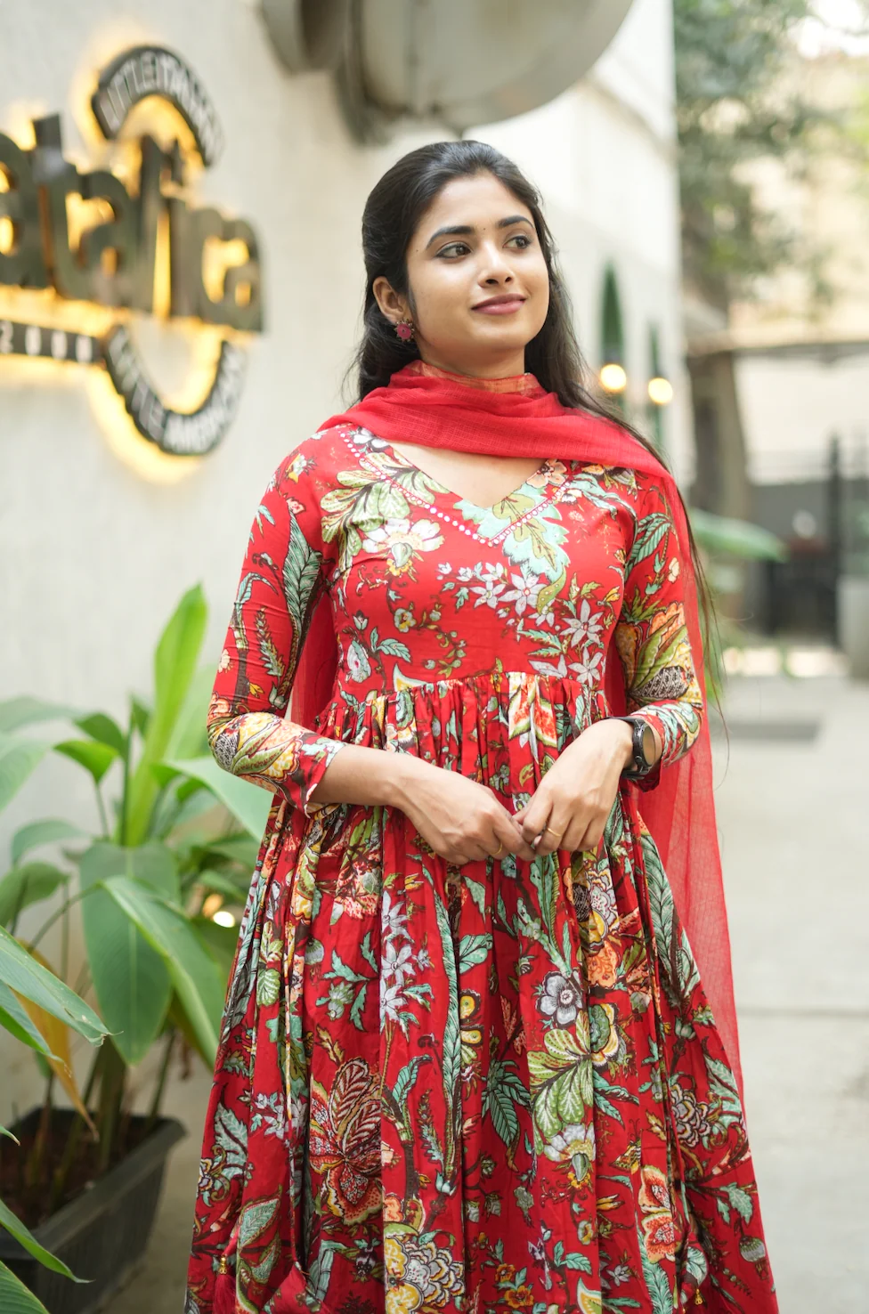 Aishu - Red - Image 5