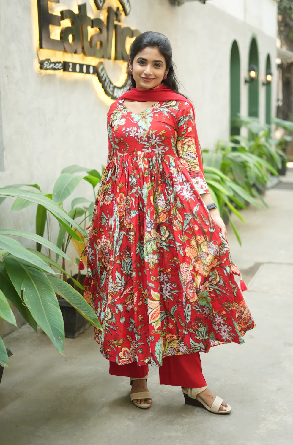 Aishu - Red - Image 6