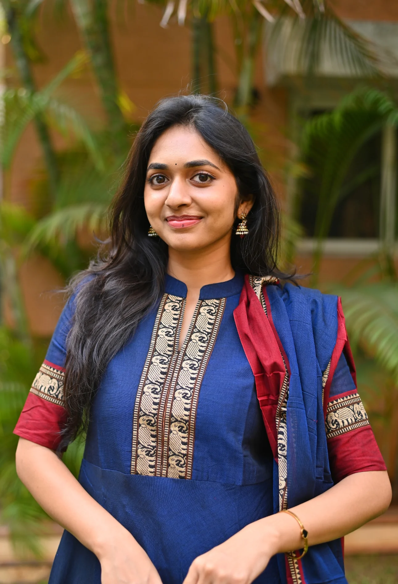 Arti-Blue with red