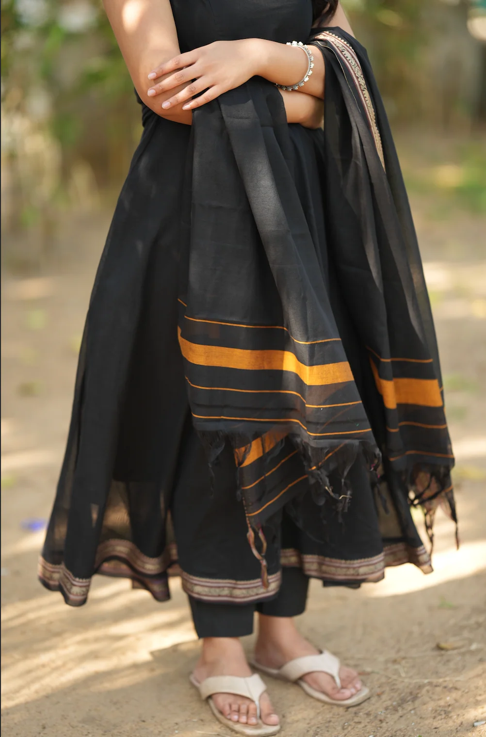 BINDHU-Handloom Narayanpet anarkali (Black) - Image 2