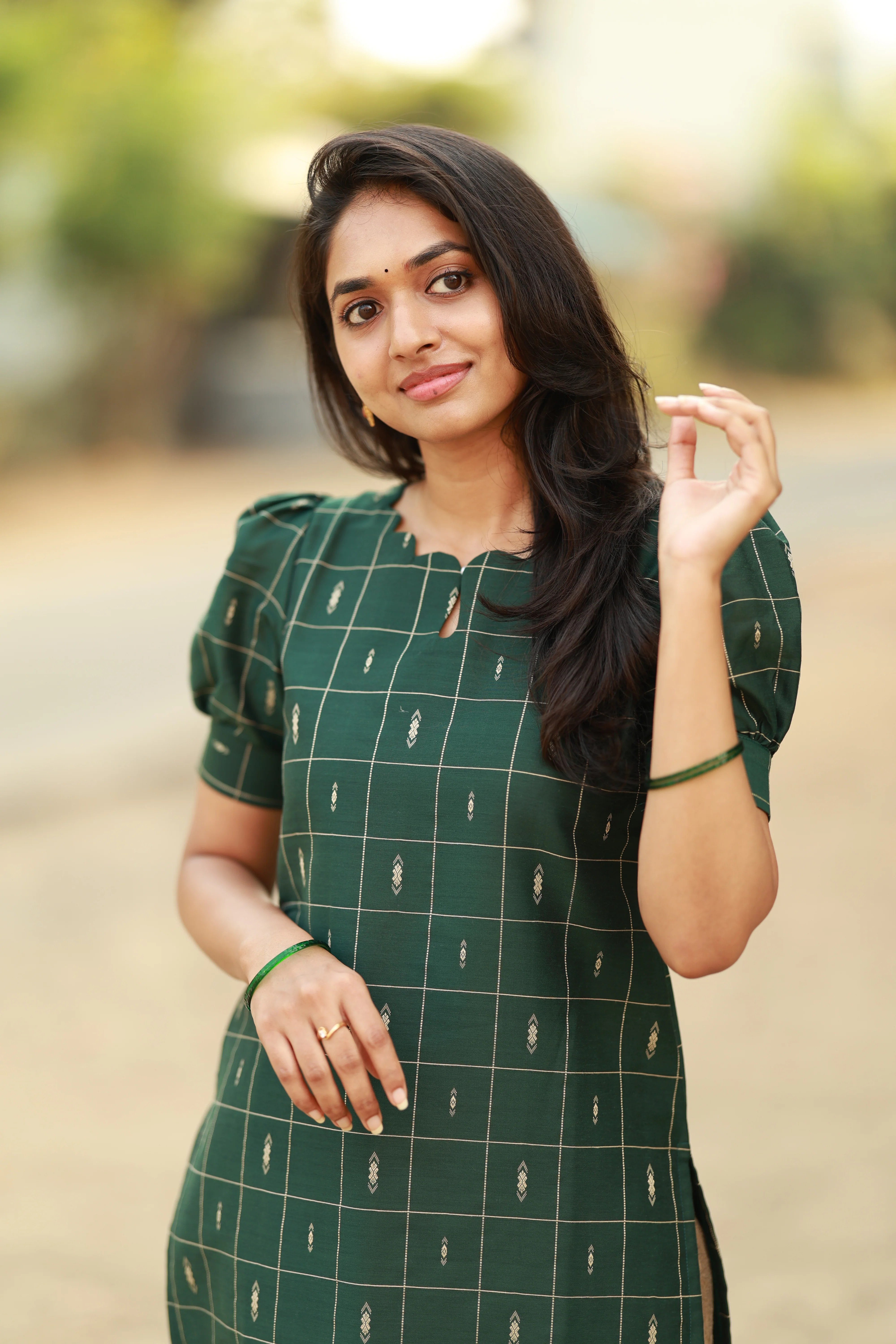 Iniya-Emerald