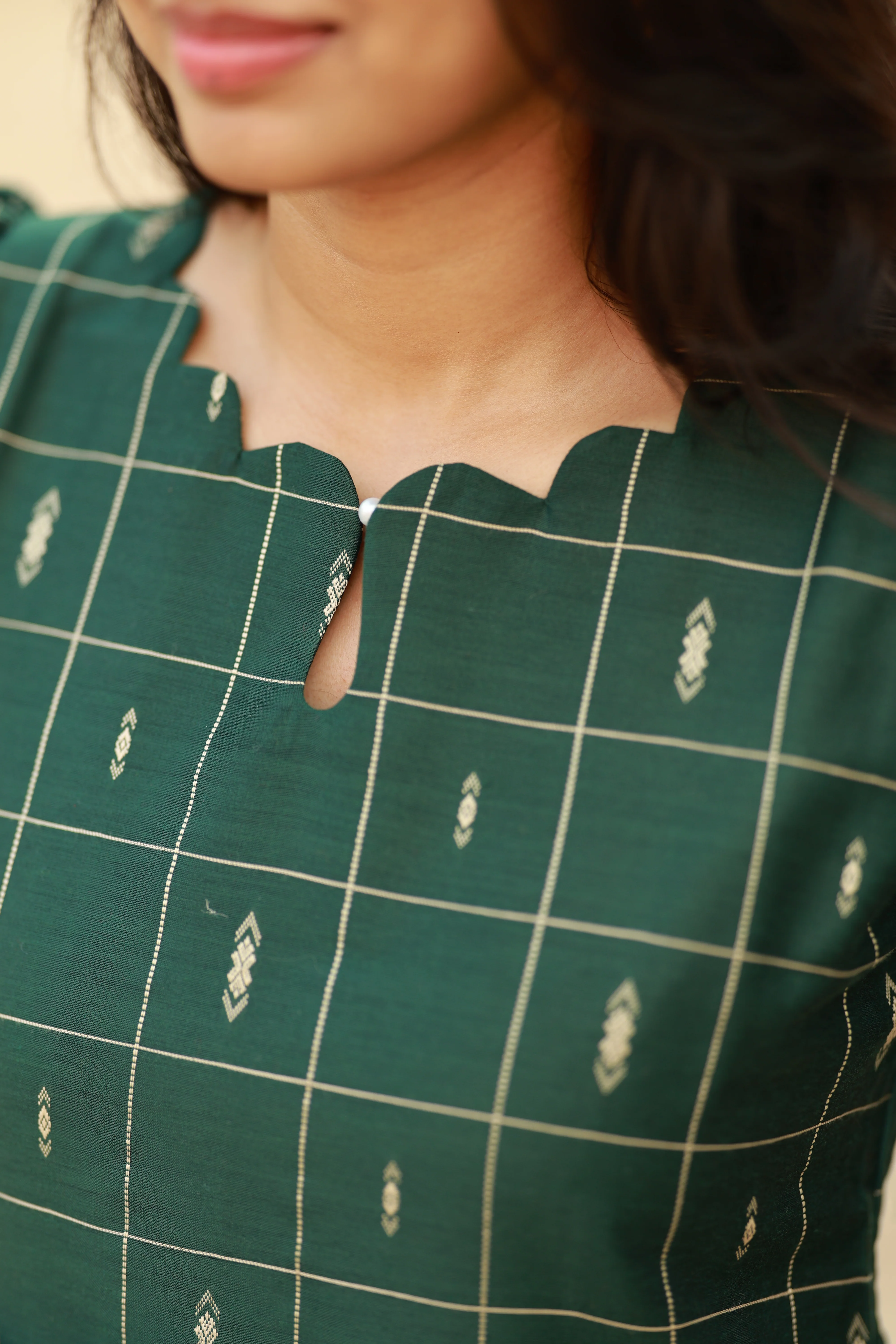 Iniya-Emerald - Image 2