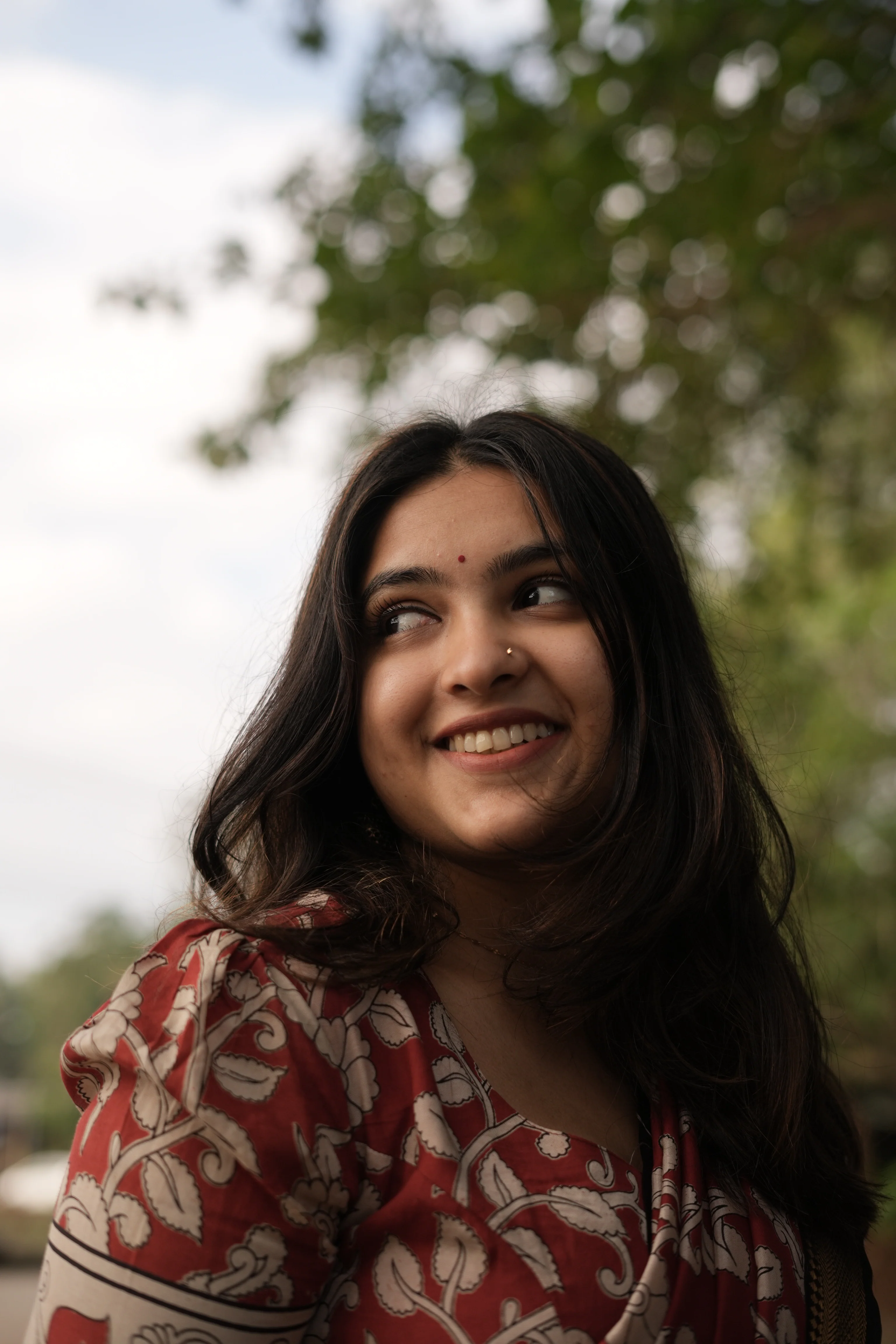 LAHARI-Red