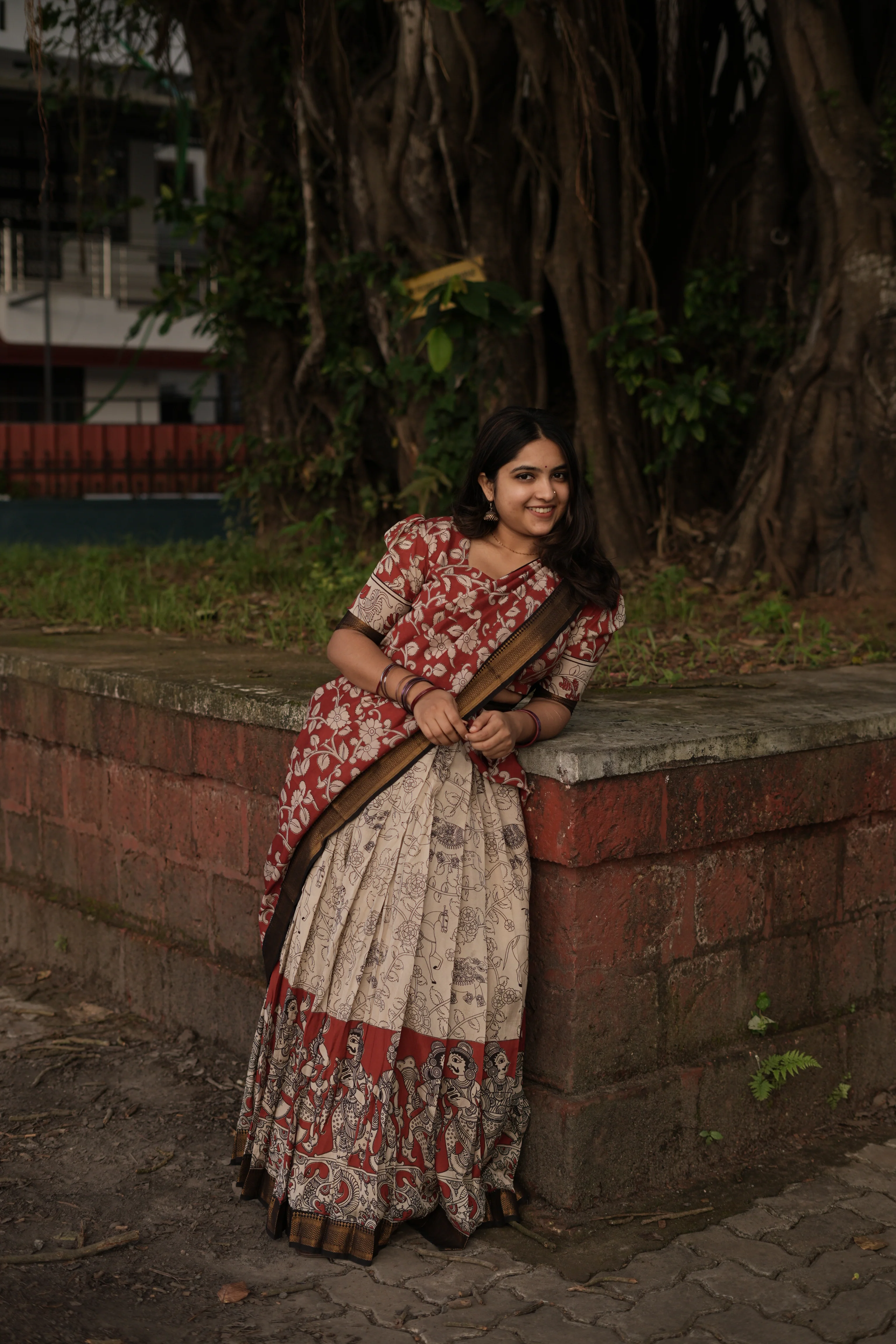 LAHARI-Red - Image 2