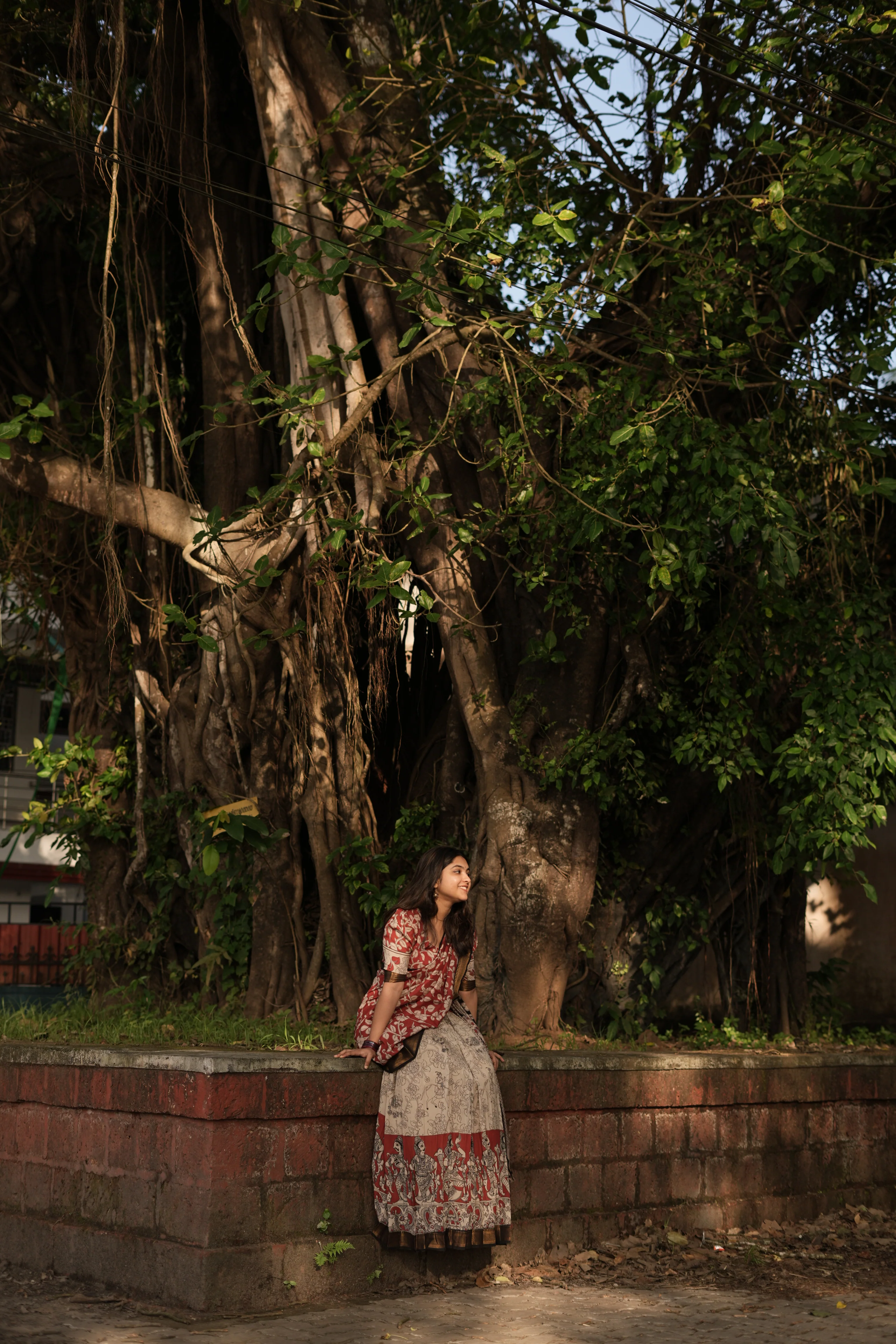 LAHARI-Red - Image 7