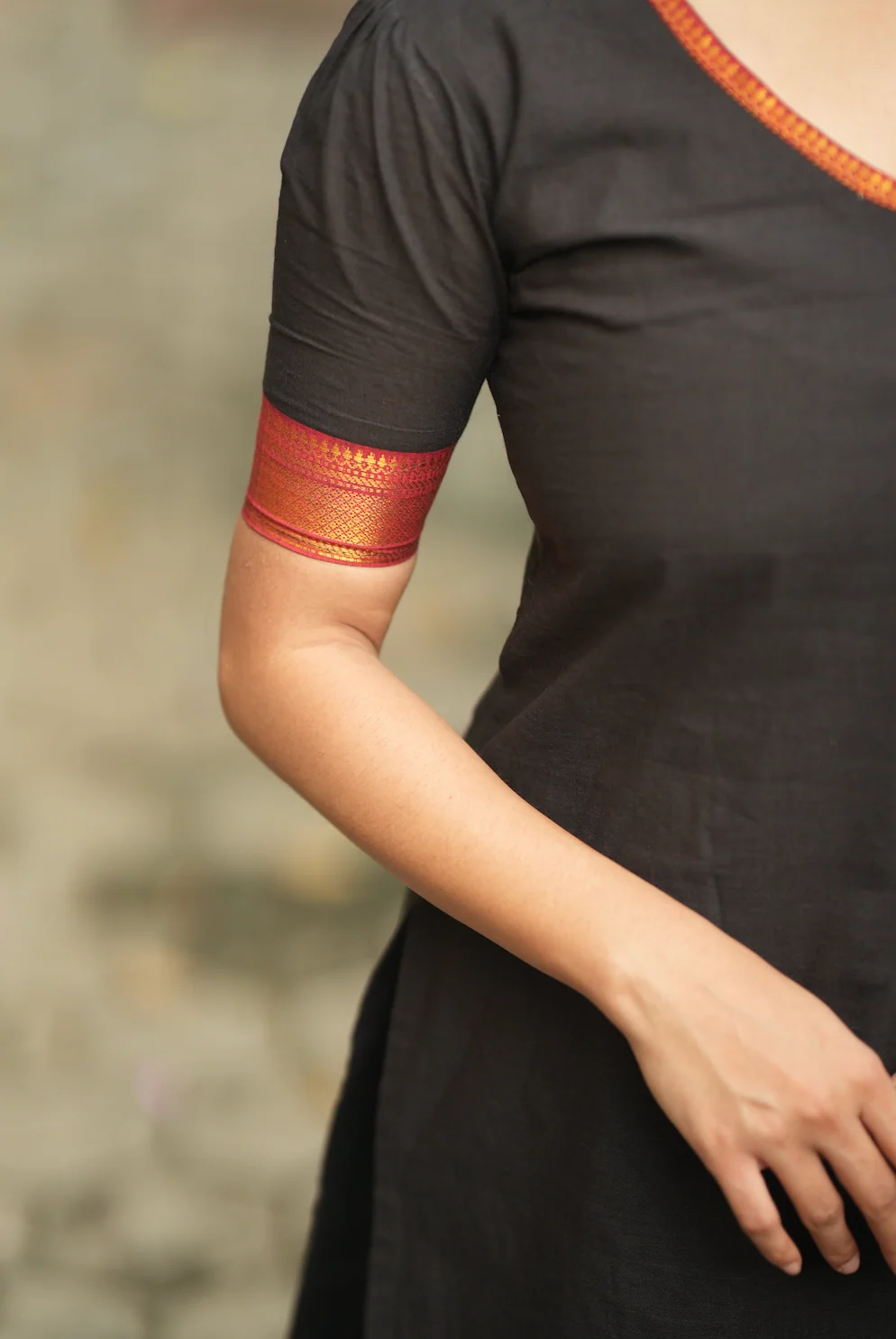 Maaya-Black with red (KAAKHA-KAAKHA series) - Image 3