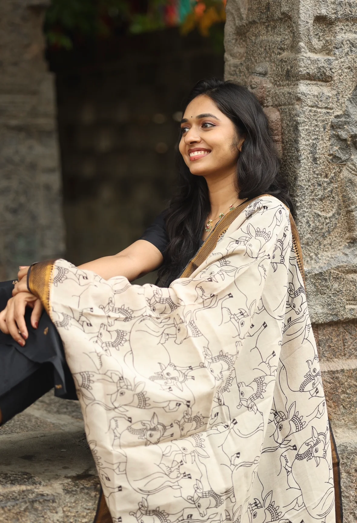 Meenakshi-Black - Image 3