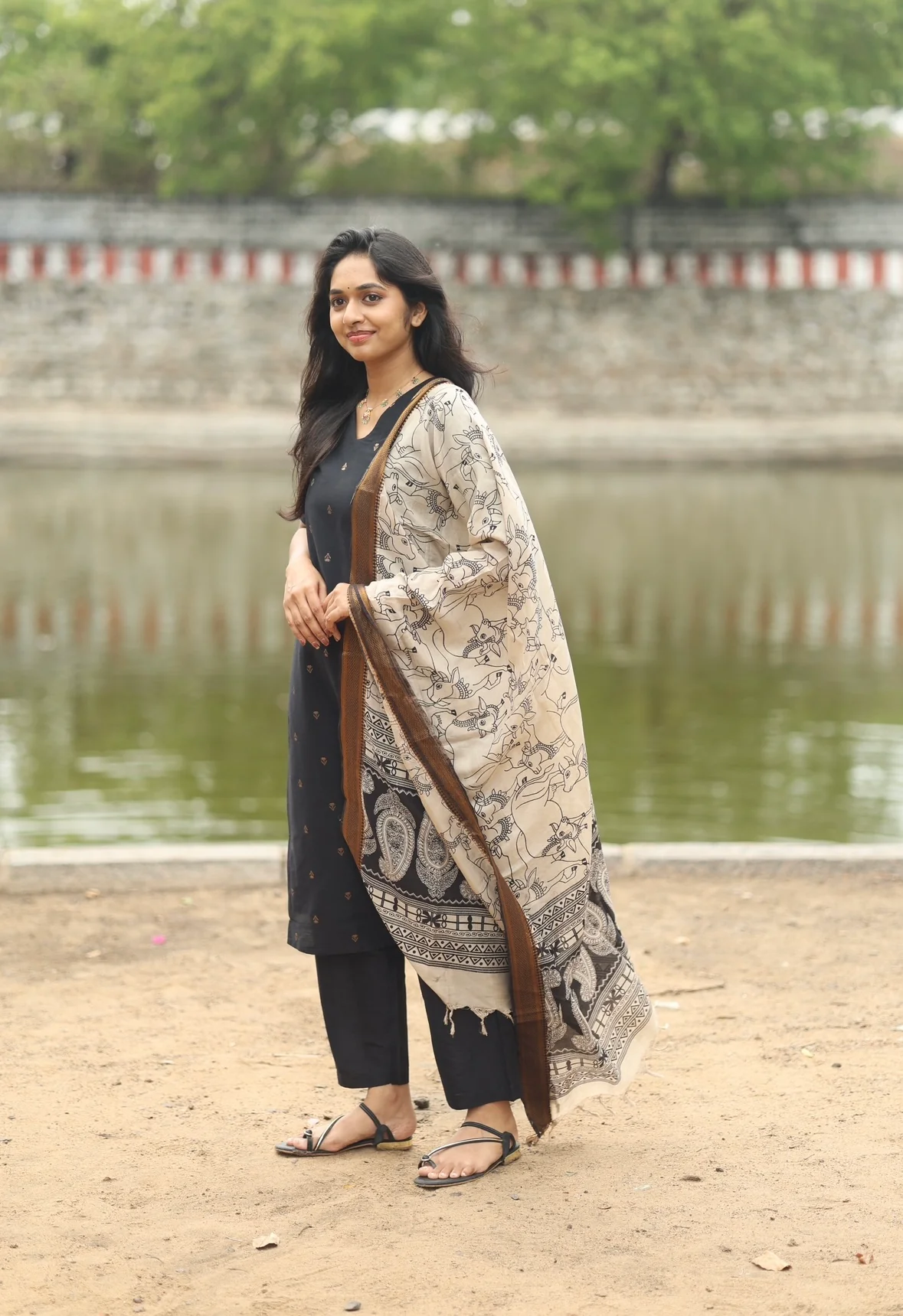 Meenakshi-Black - Image 6
