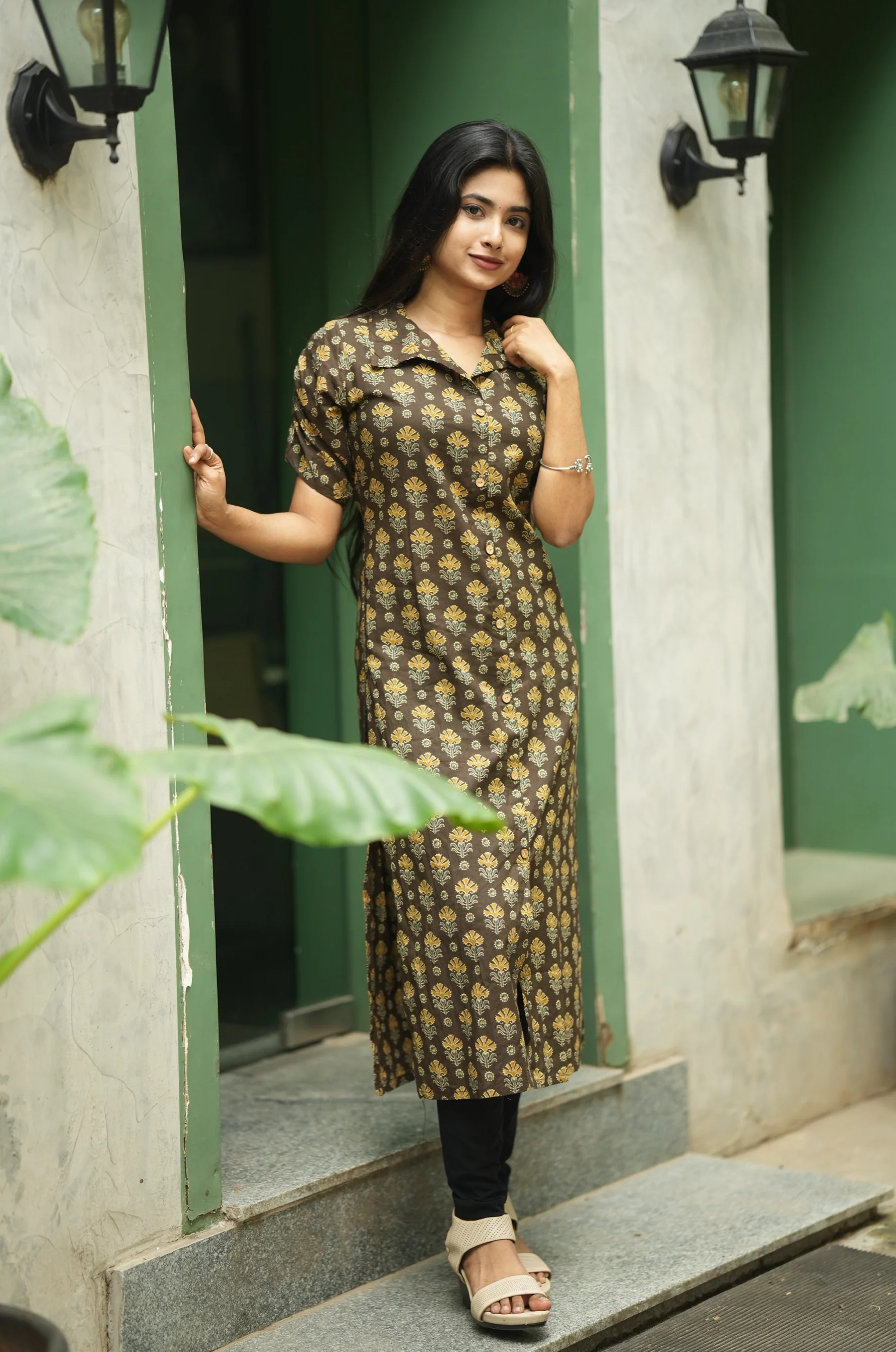 PALLAVI-collared II - Image 6