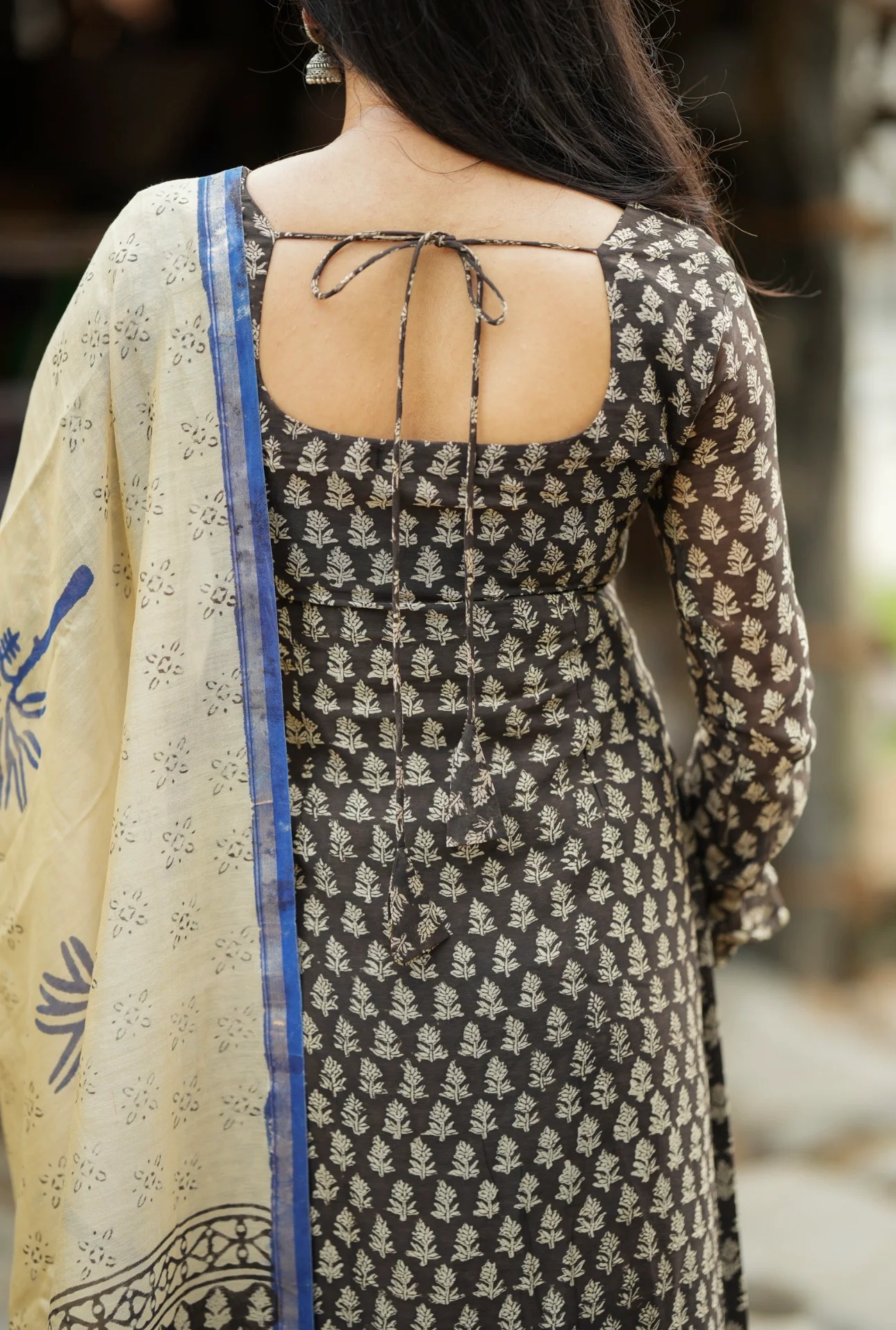 Prarthana-Black Chanderi suit - Image 4