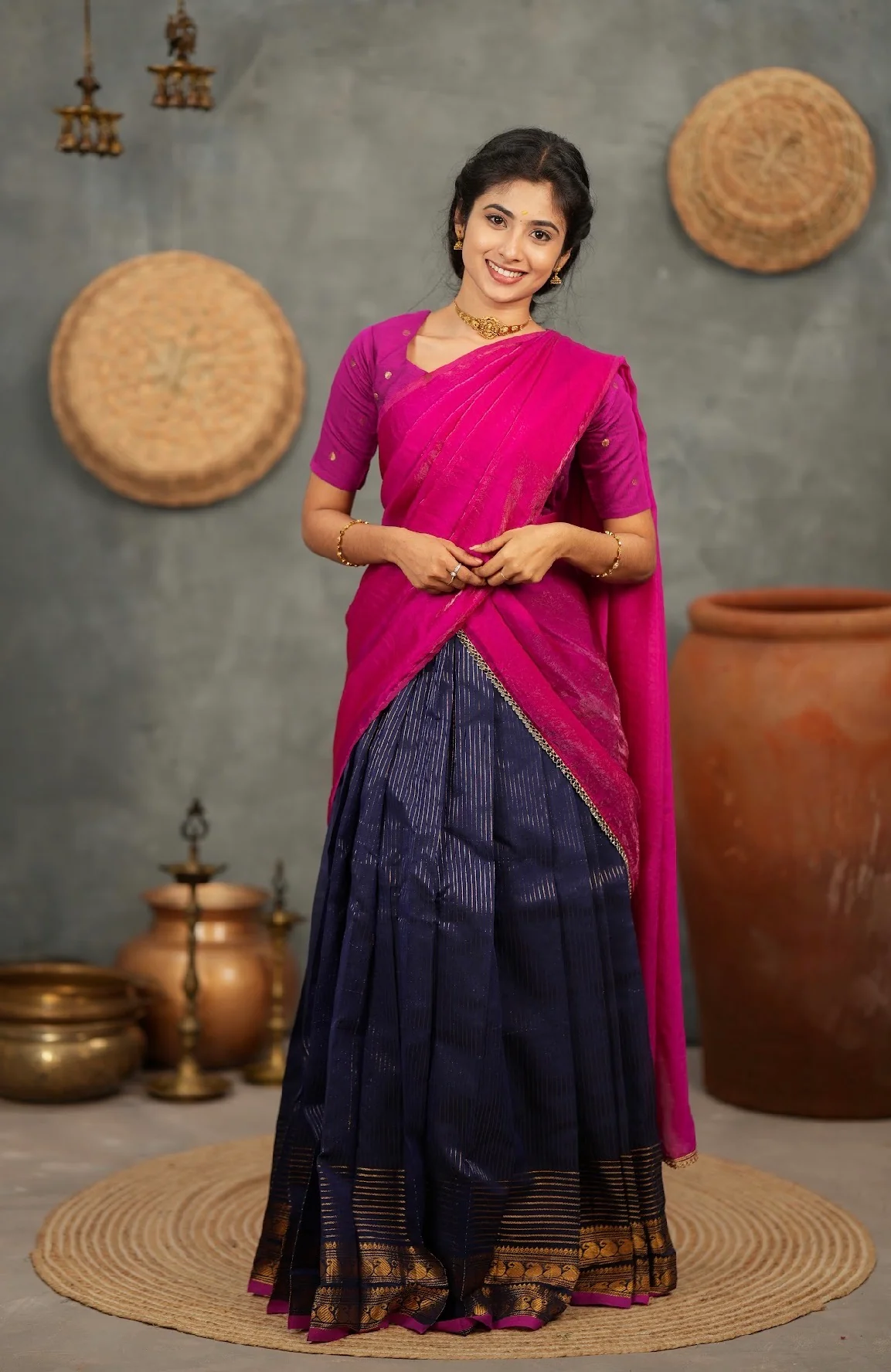 RANGANAYAKI-Navy with pink - Image 4