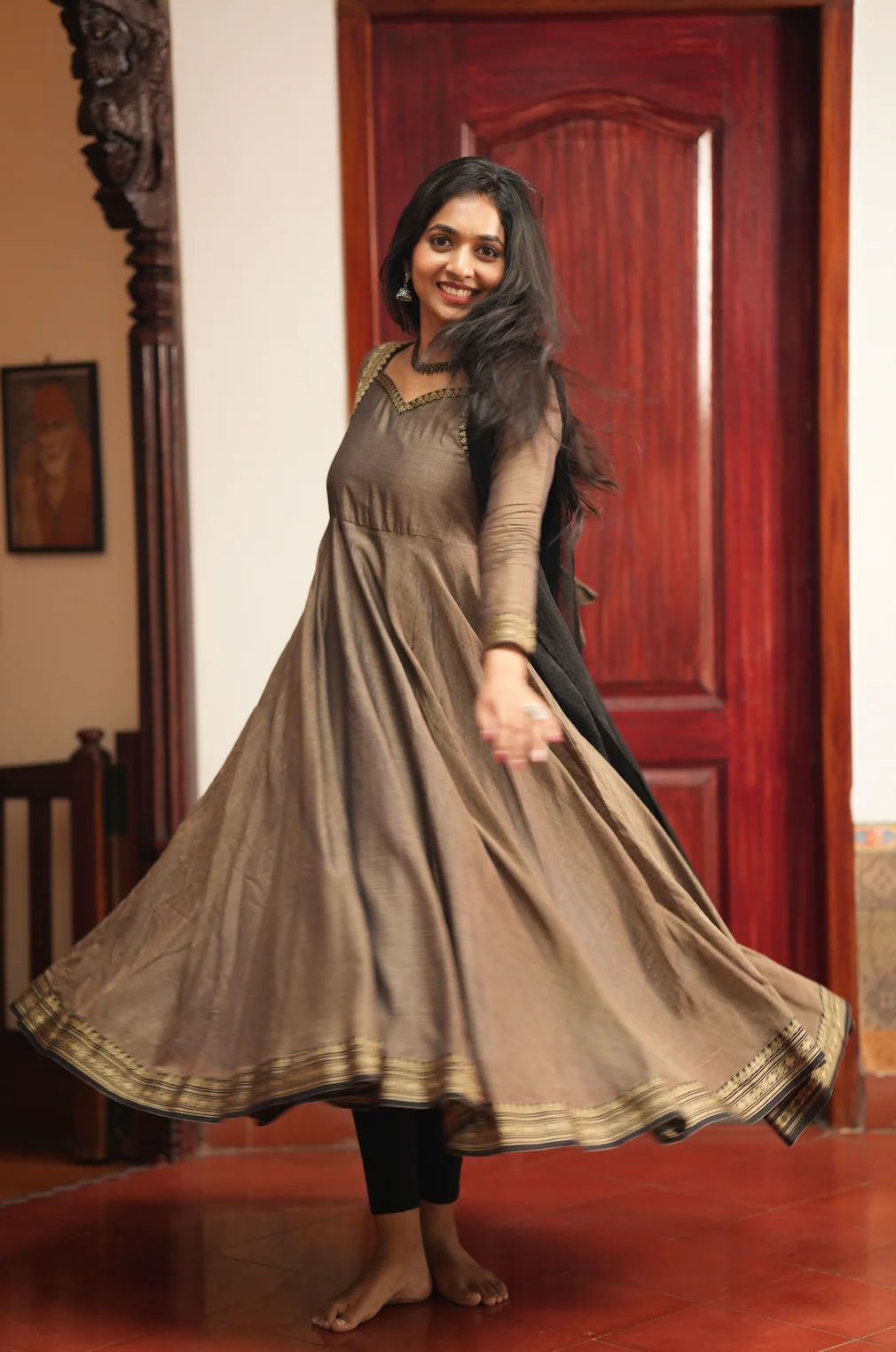 Rukmini-(grey)-VC DIWALI 25 - Image 10