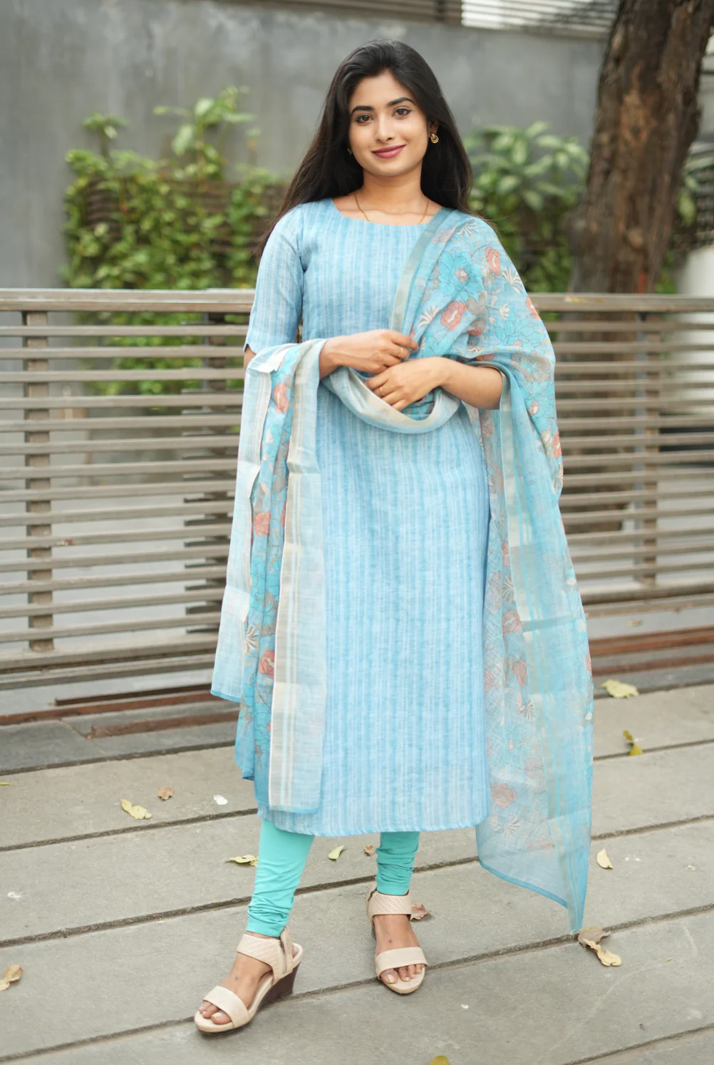 SHREYA-Linen blue - Image 3