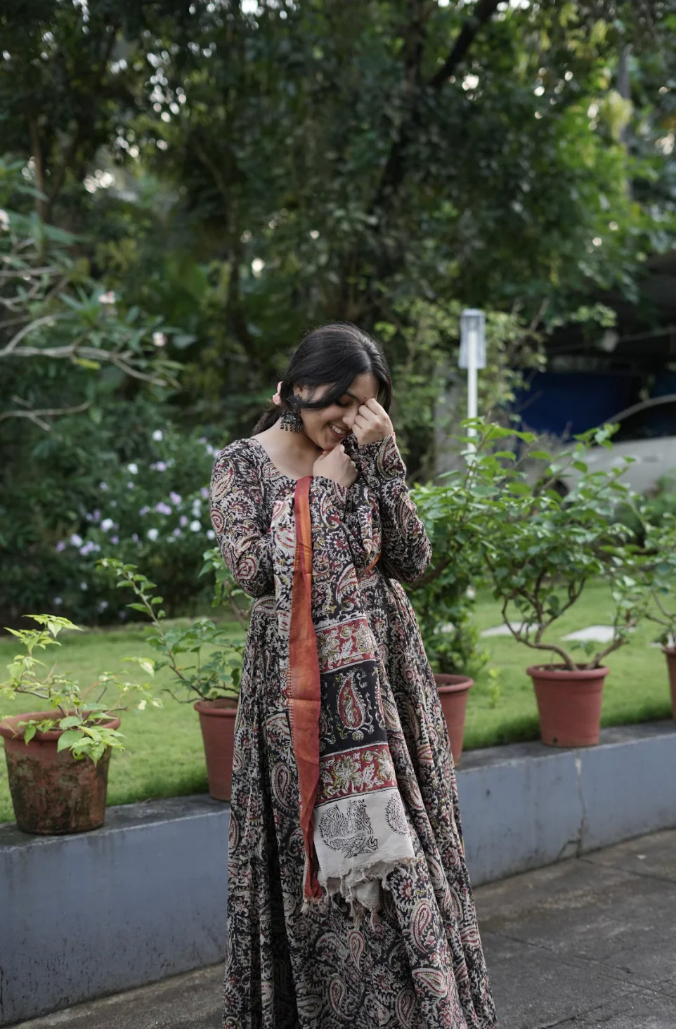 Yamini-Black - Image 6