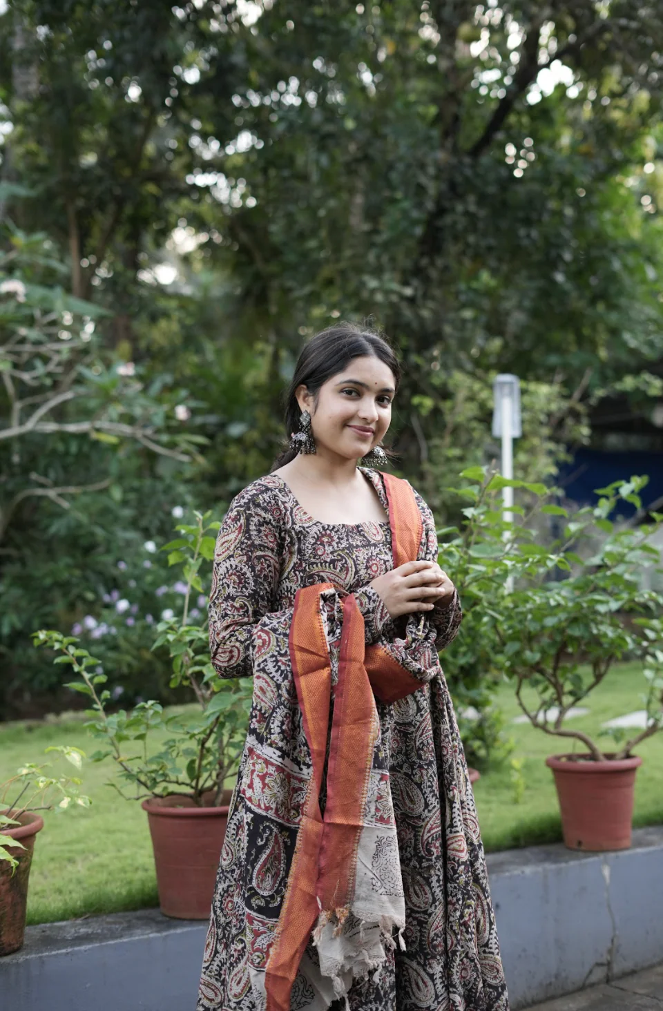 Yamini-Black - Image 7