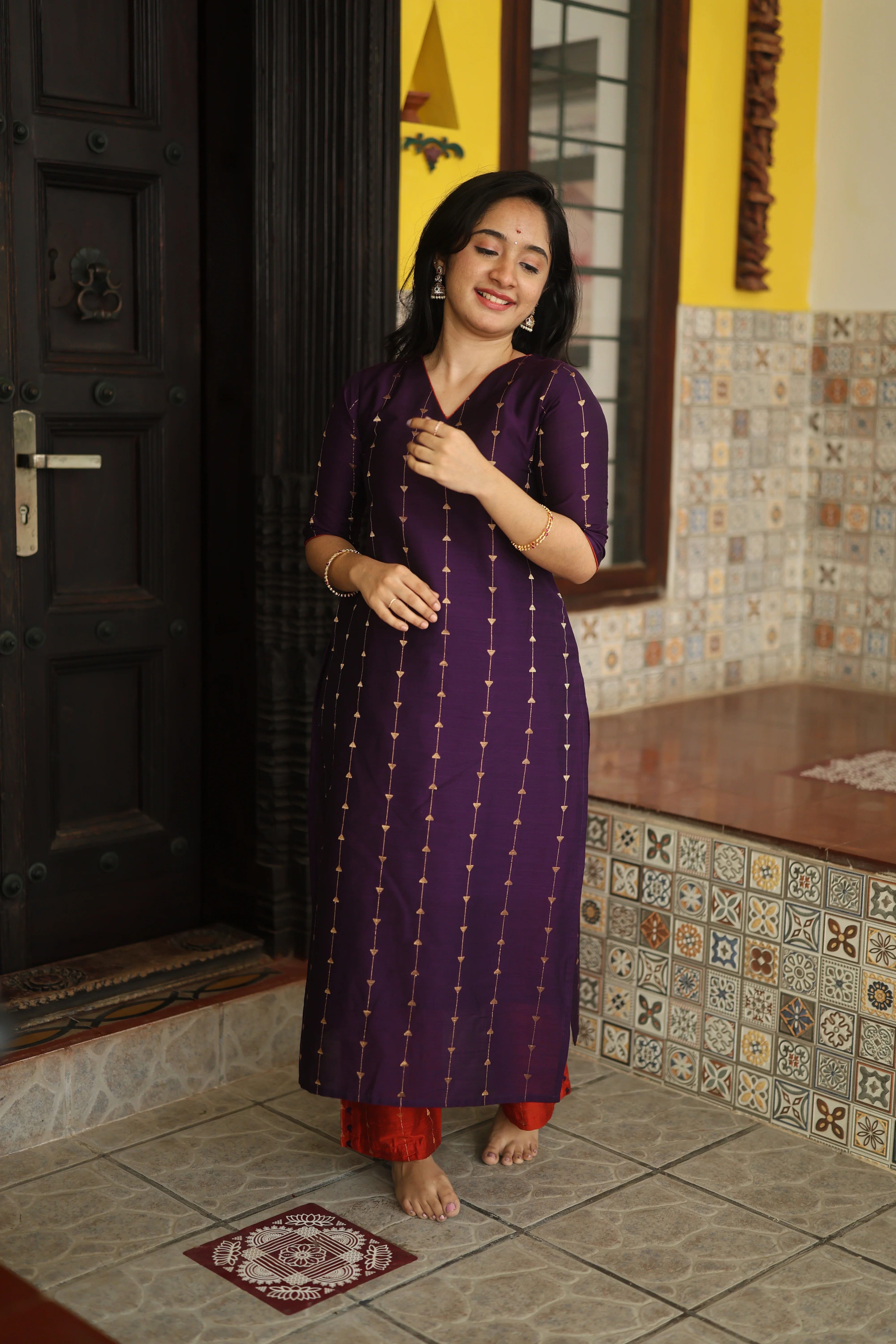 Yashodha-VIOLET AND ORANGE - Image 4