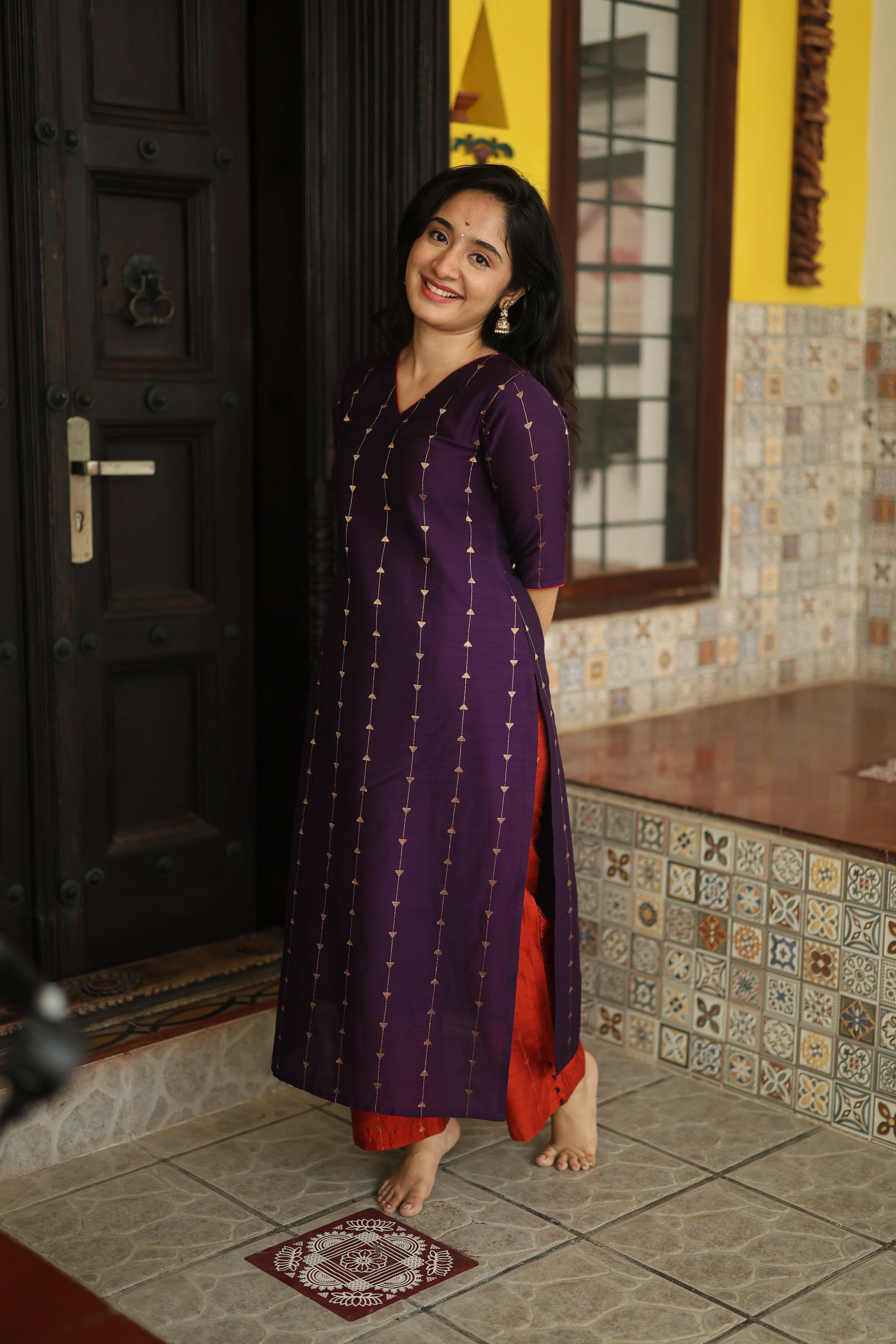 Yashodha-VIOLET AND ORANGE - Image 5