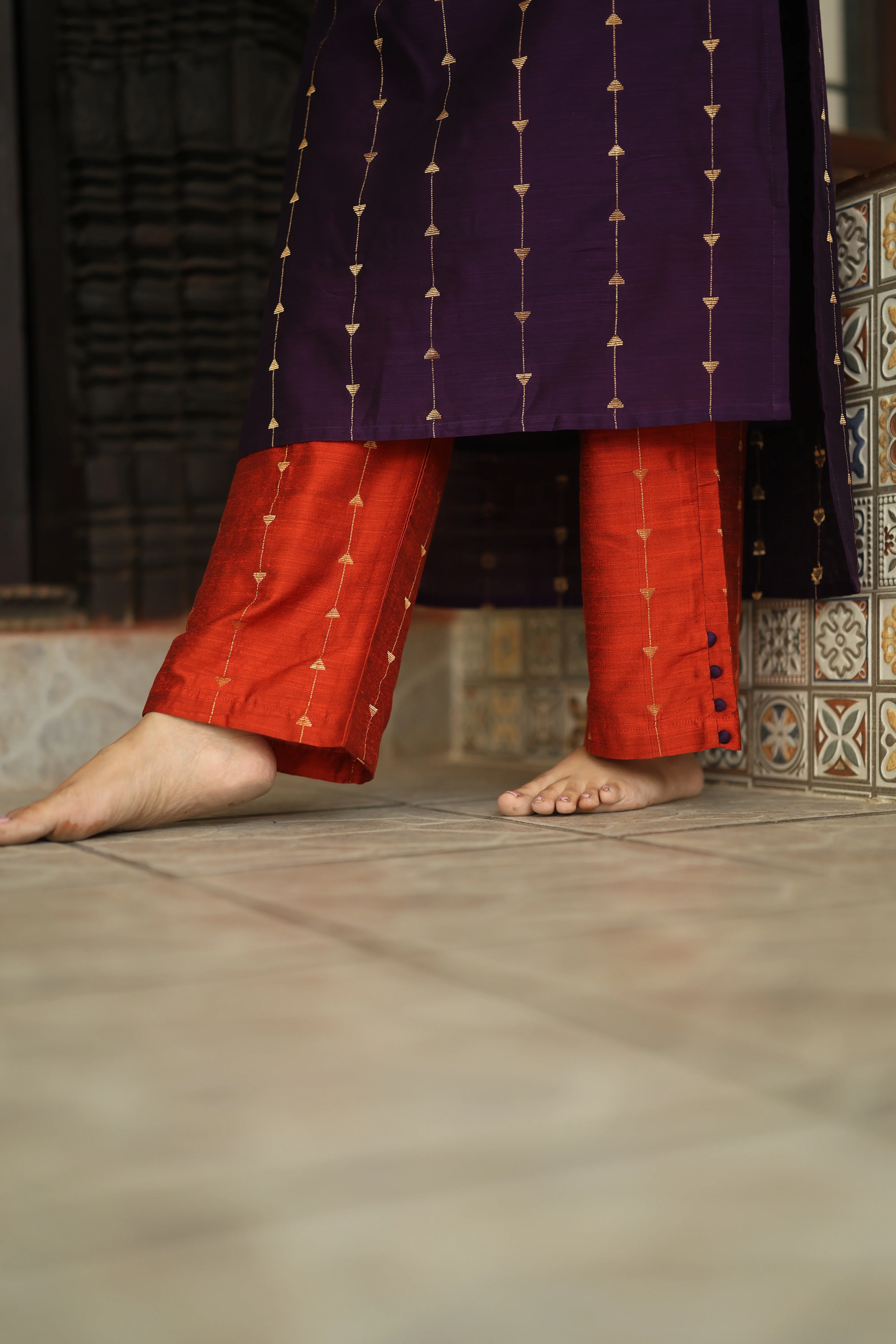 Yashodha-VIOLET AND ORANGE - Image 8